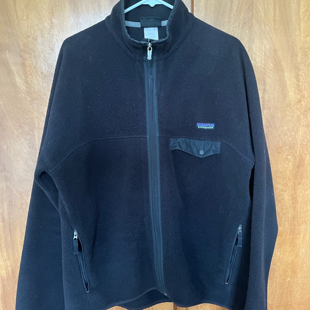 Patagonia Men's Black Zip-Up Fleece Sweater
